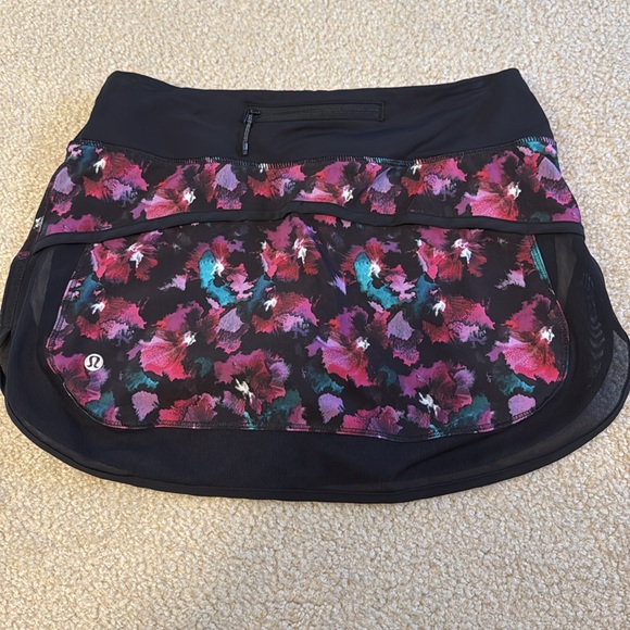 Lululemon skort - Picture 3 of 3